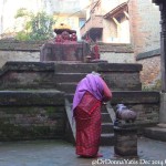 2014.12.15 Bhaktapur 11 Citywalk prayers ResizeBy Donna Yates CC BY-NC-SA