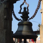 2014.12.15 Bhaktapur 54 Shiva shrines bell ResizeBy Donna Yates CC BY-NC-SA
